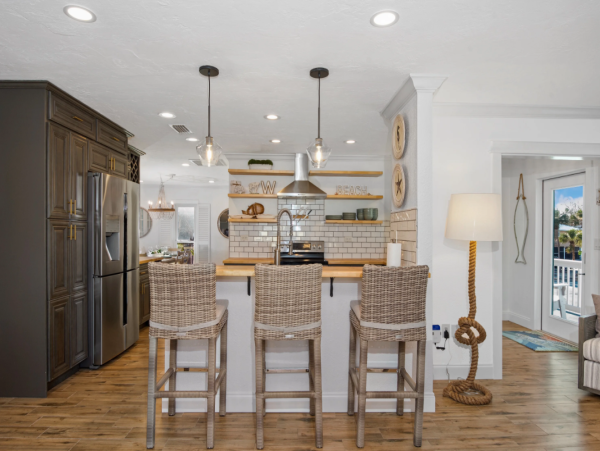 Fort Myers Beach Vacation Rental - Spacious 6 Bedroom Coastal Retreat Near Beach